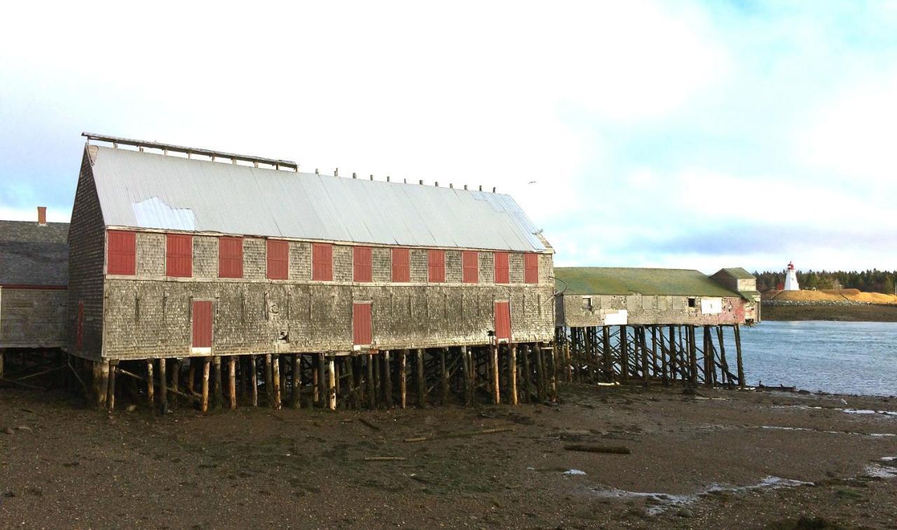 Hotel West Quoddy Station Llc Lubec Exterior foto